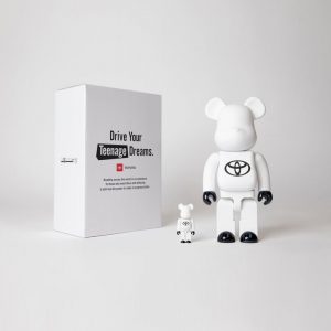 Toyota 2022 Bearbrick White 100% - 400%